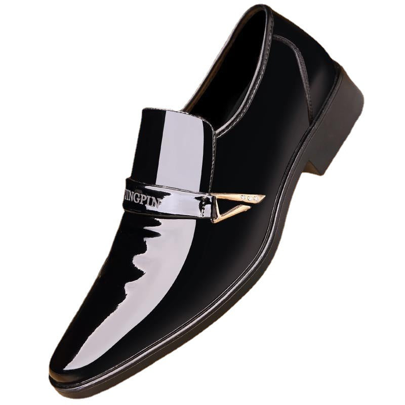 Herren Lackoptik-Loafer mit dekorativer Metall-Zierschnalle und schlanker Eleganz Echoarhiv – Tavélo
