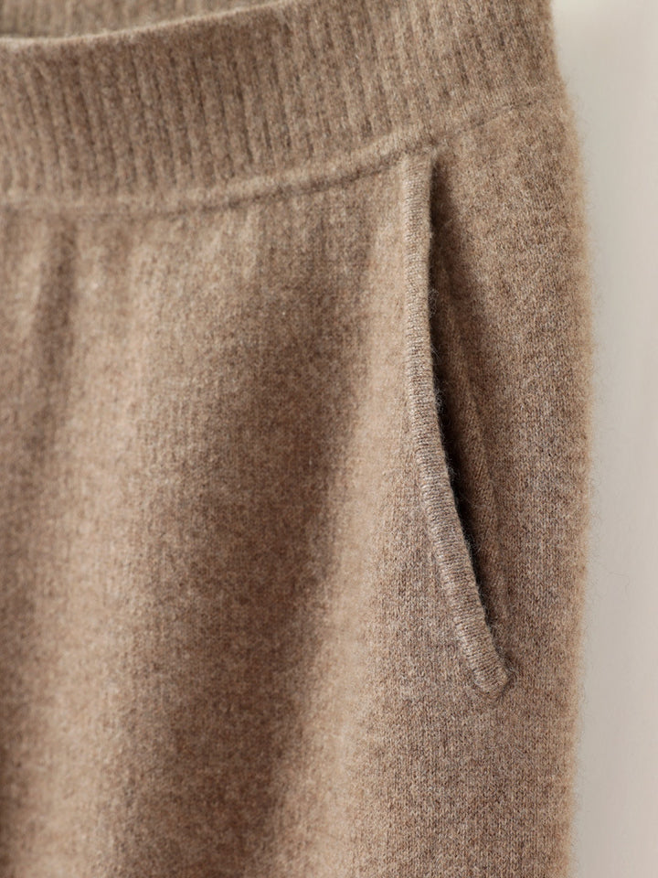 Damen Hochtaillierte Strickhose mit kaschmirähnlicher Haptik und schmal zulaufendem Bein Echoarchiv
