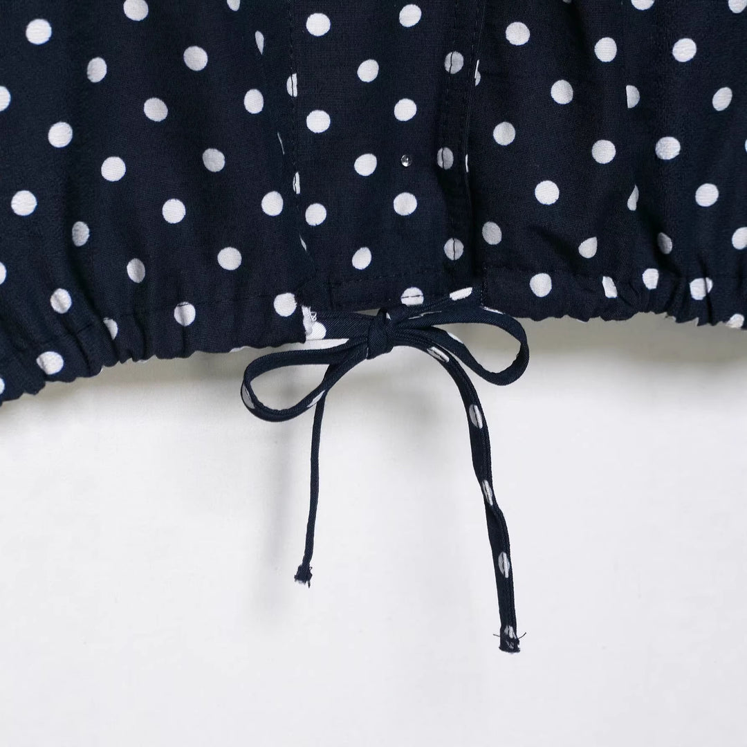 Damen Gepunktete Cropped-Blusenjacke mit Stehkragen, Tunnelzug und Eingrifftaschen Echoarchiv