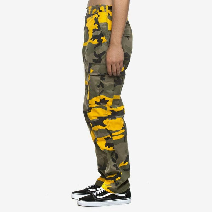 Herren Cargohose mit funktionalen Taschen und modernem Camouflage-Design Echoarchiv