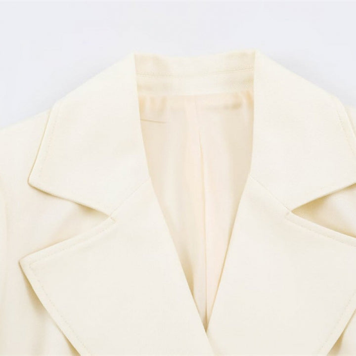 Damen Kurzblazer mit taillierter Silhouette und überschnittenem Schalkragen Echo Archiv