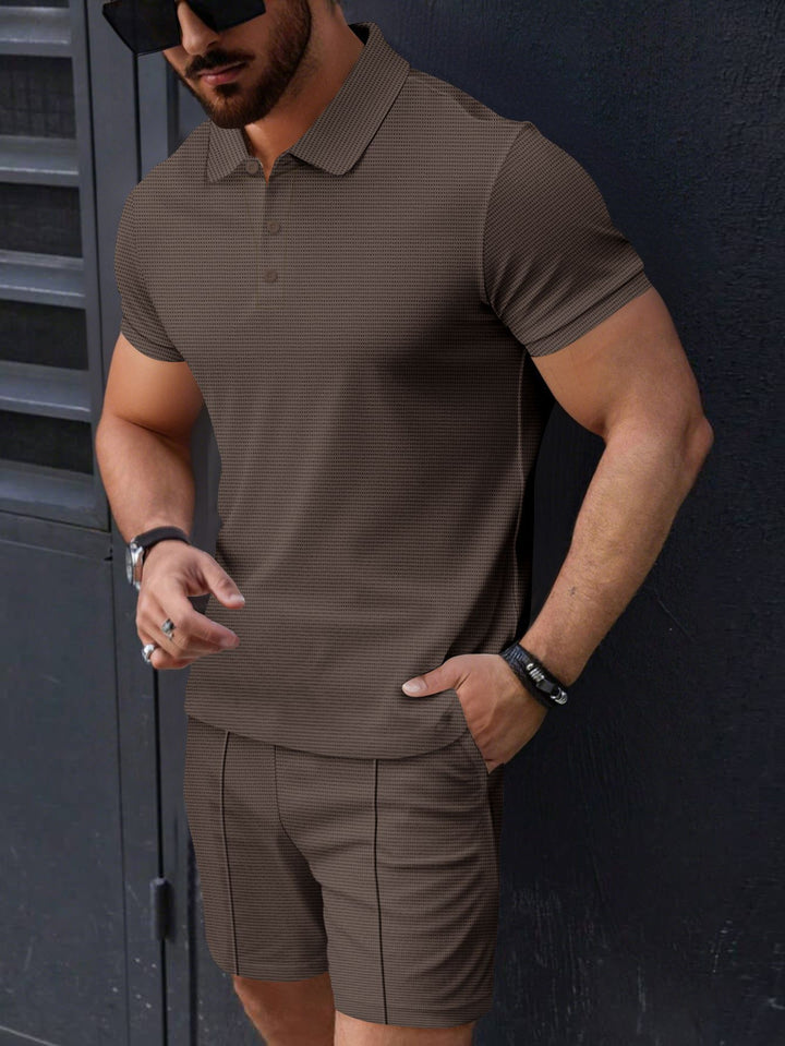 Herren modisches Kurzarm-Polohemd und Shorts Set mit strukturiertem Design Echoarchiv