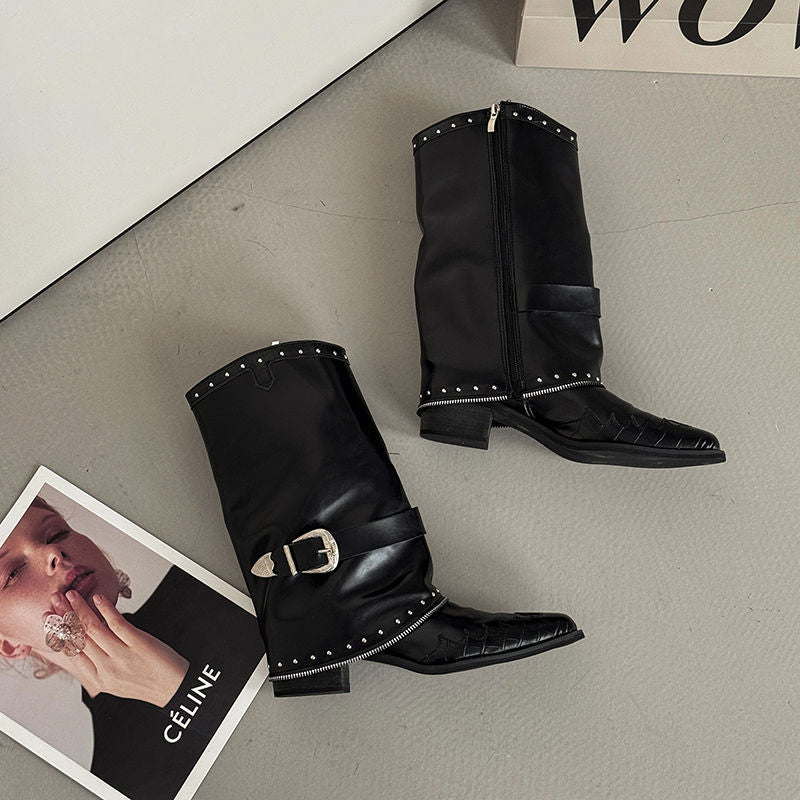 Damen Biker‑Western Midcalf‑Stiefel mit Ziernieten, Schnallenriemen und geprägter Zehenkappe – Lioré