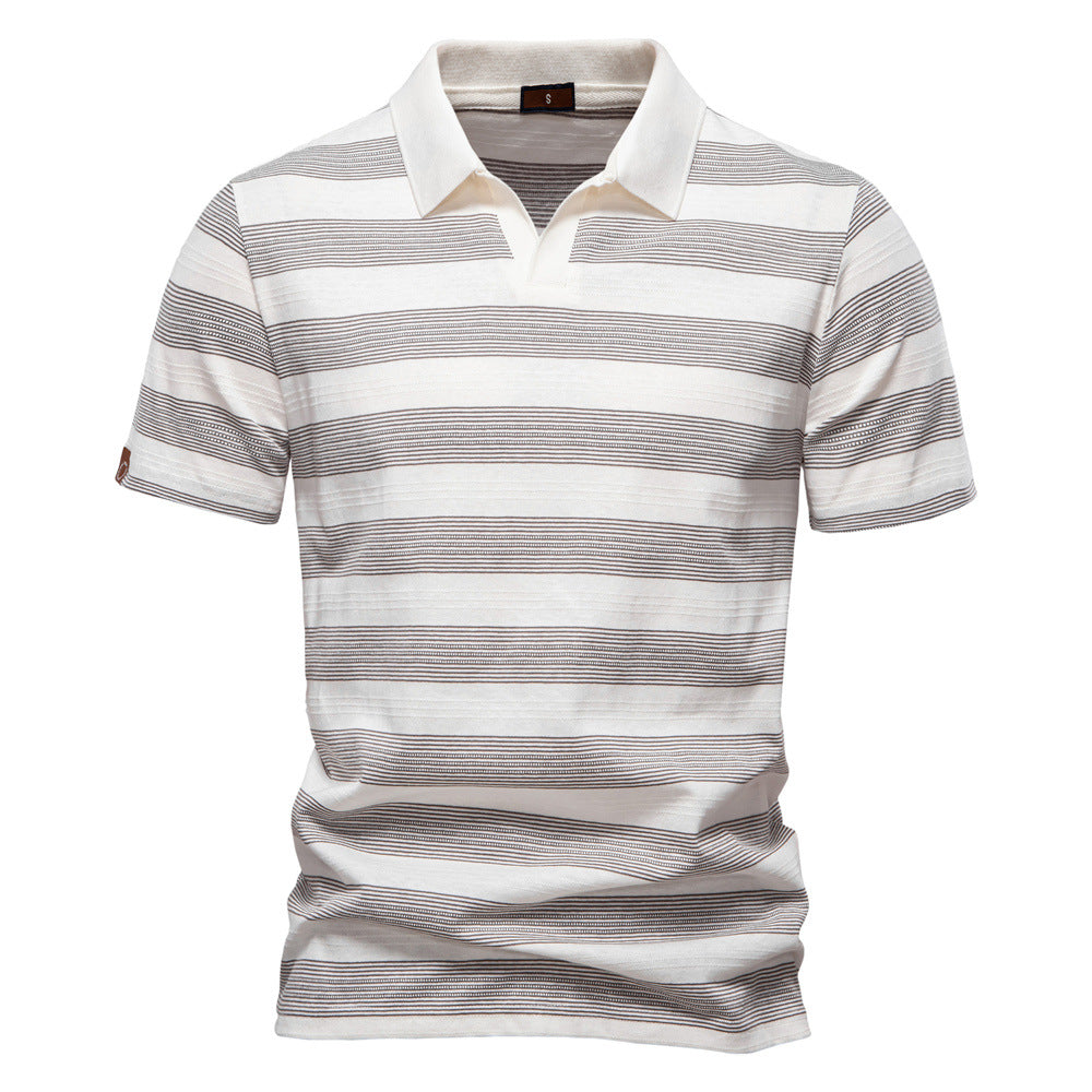 Herren Polo-Shirt mit stylischem V-Ausschnitt und modernem Streifenmuster Echoarchiv