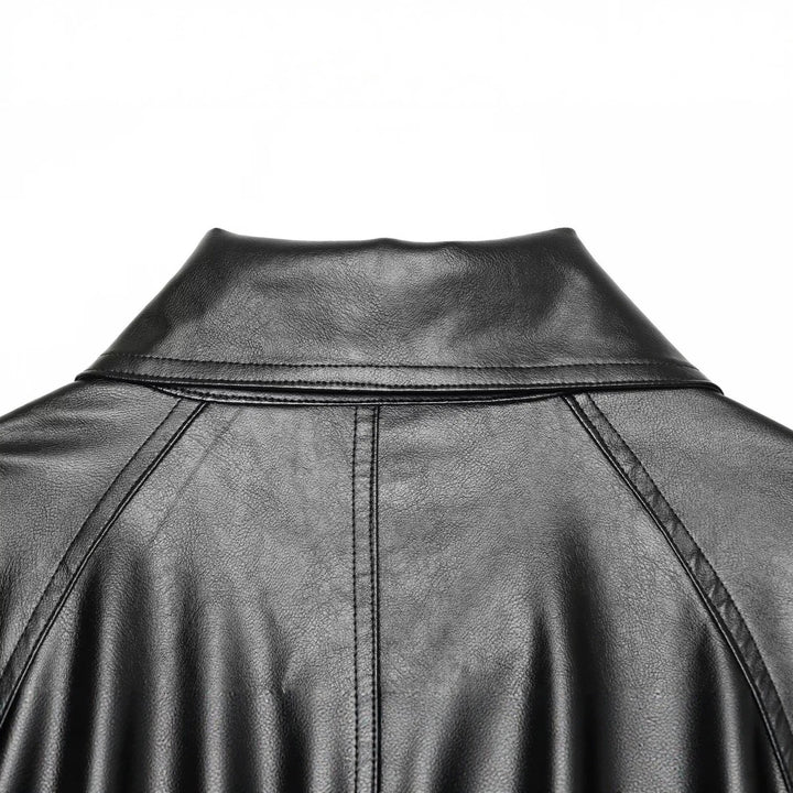 Damen Cropped Kunstlederjacke mit weitem Funnelkragen und doppelreihiger Knopfleiste Echoarchiv
