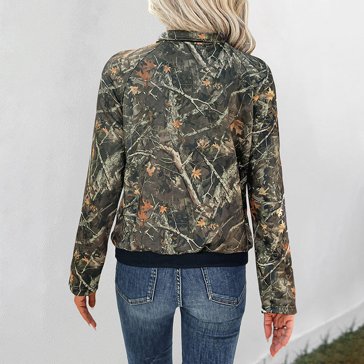 Damen Hoodie im Camouflage‑Blätterprint mit halber Druckknopfleiste und Kängurutasche Echoarchiv