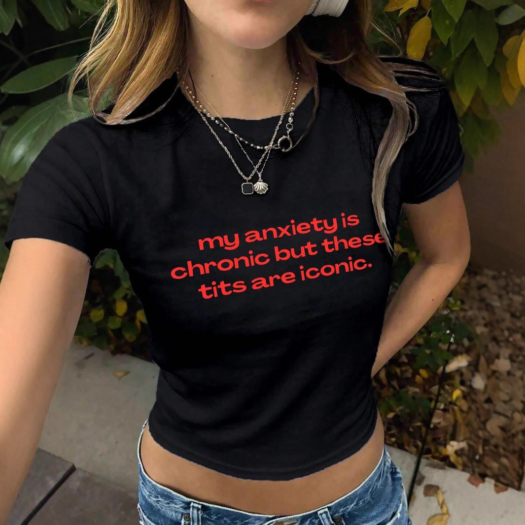 Damen Crop-T-Shirt mit inspirierendem Schriftzug und figurbetontem Schnitt Echo Archiv