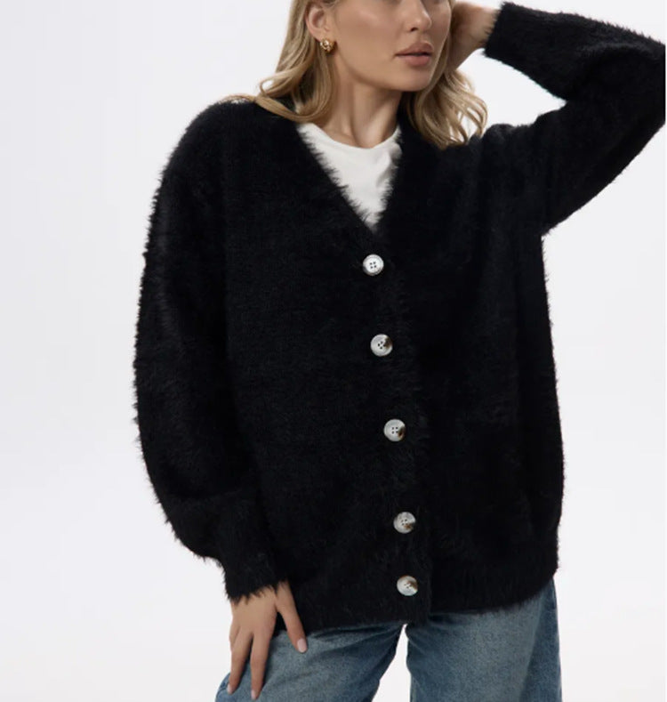 Damen Flauschiger Mohair‑Optik Knopfcardigan mit überschnittener Schulter und Perlmuttknöpfen – Veloura