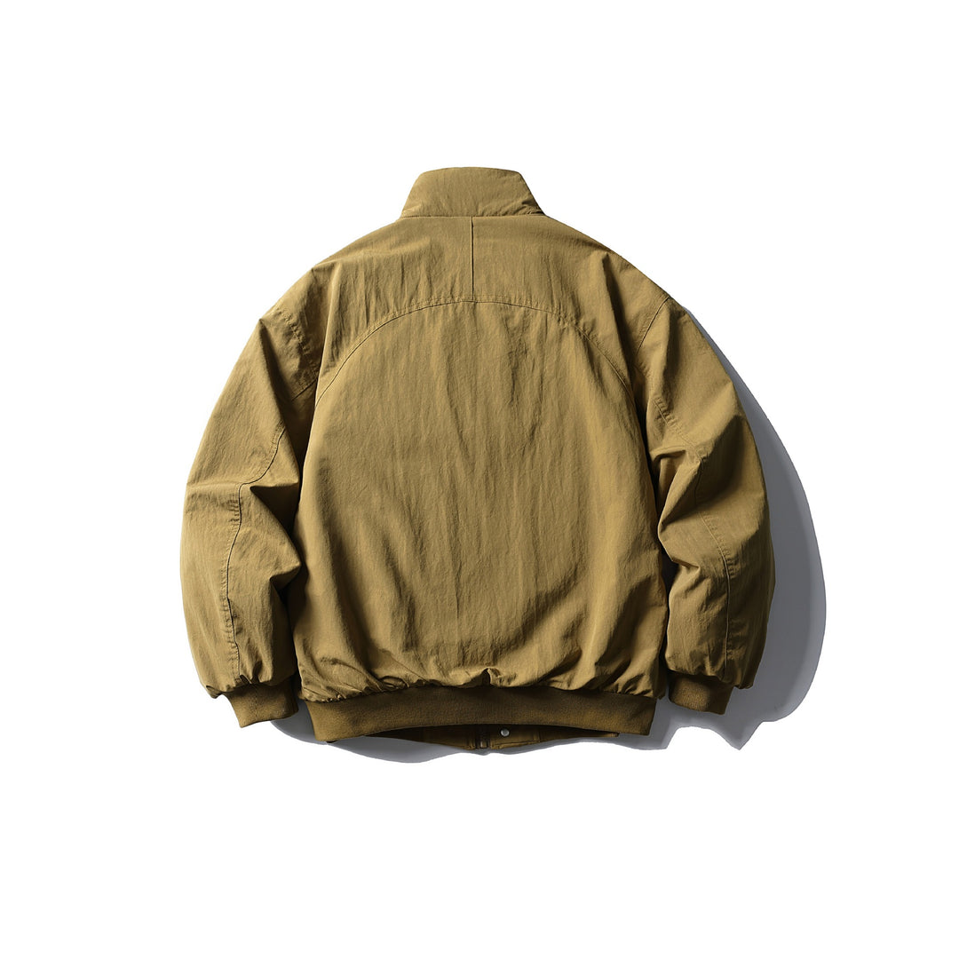 Herren Boxy-Utility-Bomberjacke mit hohem Stehkragen, verdeckter Frontblende und Zip-Brusttasche Echoarchiv
