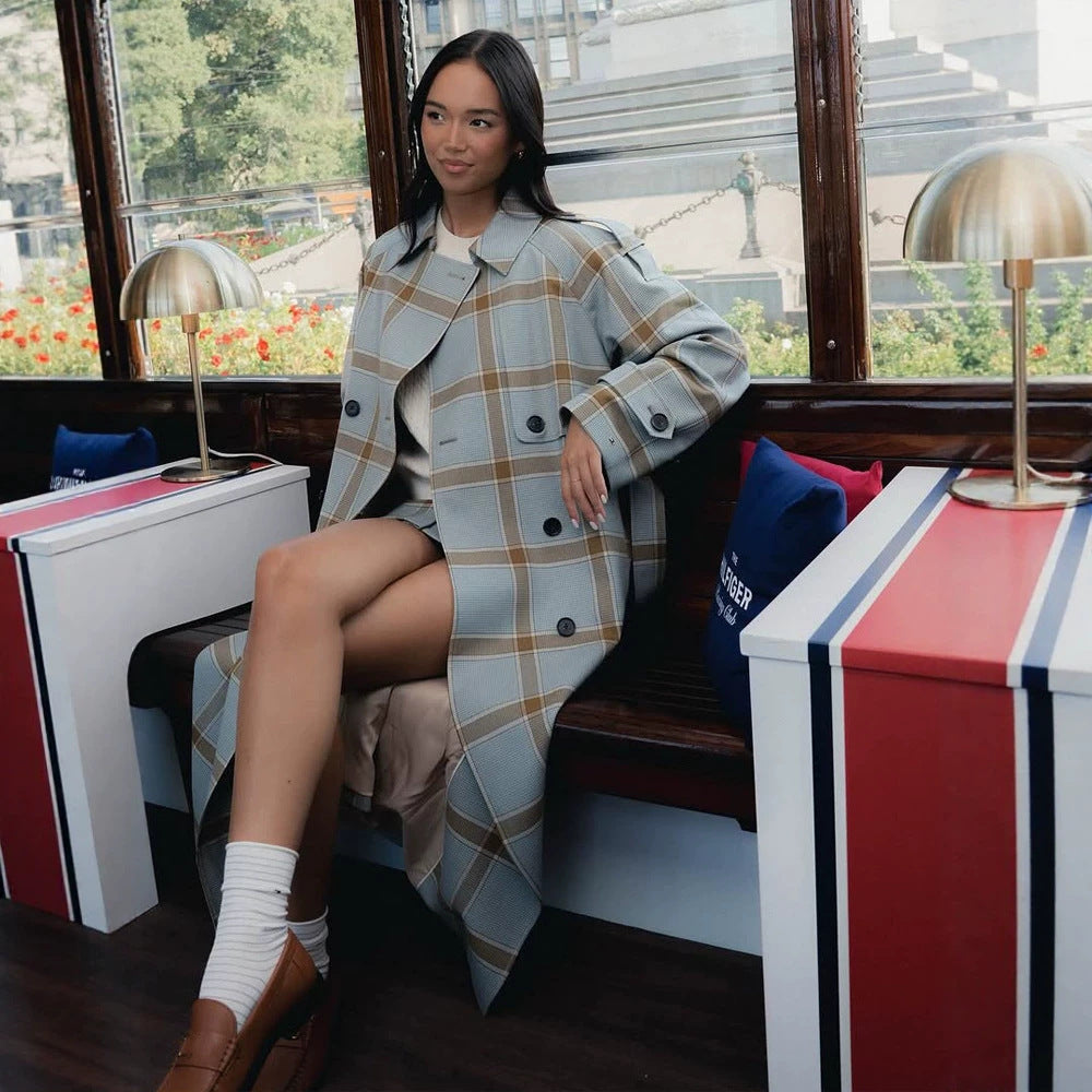 Damen langer kariierter Mantel im Trenchcoat-Stil mit doppelter Knopfleiste Echoarchiv