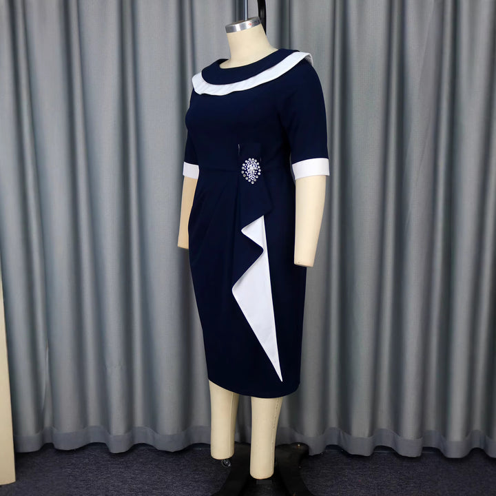 Damen Elegantes Kleid mit kontrastierenden Rüschendetails Echo Archiv