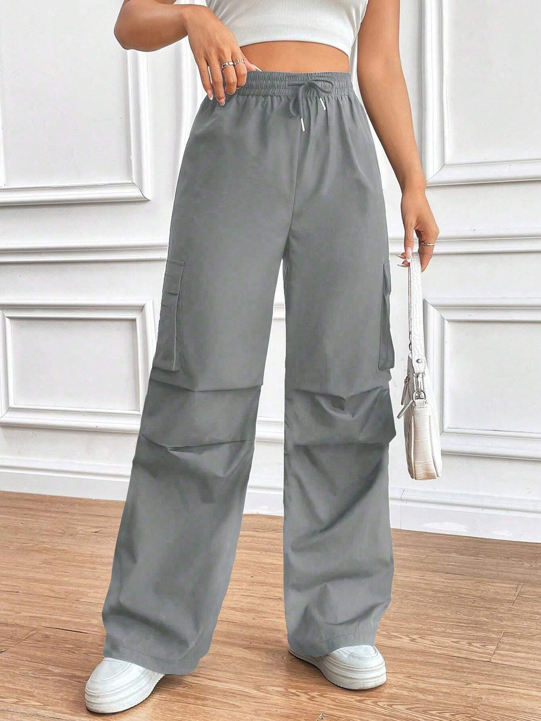 Damen Weite High‑Waist Cargo‑Hose mit Elastikbund und großen Klappentaschen – Avélisse