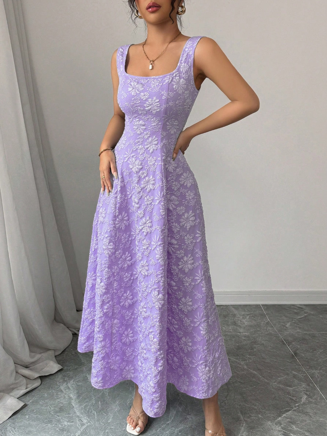 Damen Elegantes Maxikleid mit floralem Design und Quadrat-Ausschnitt Echo Archiv