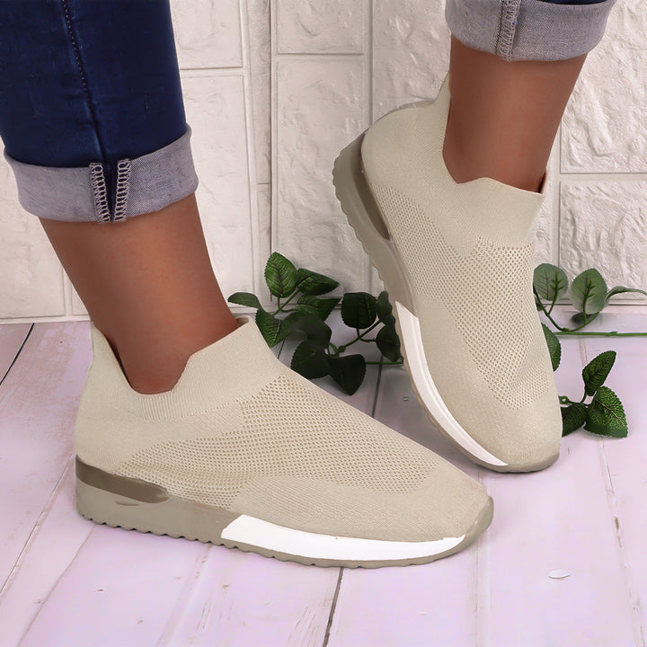 Damen Sockensneaker mit gestricktem Obermaterial und Keilsohle Echoarchiv