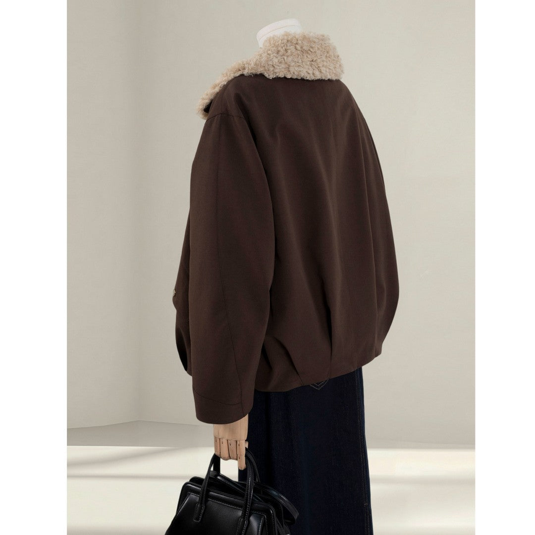 Damen Kurze Oversize-Bomberjacke mit Teddykragen und Druckknopfdetails Echoarchiv