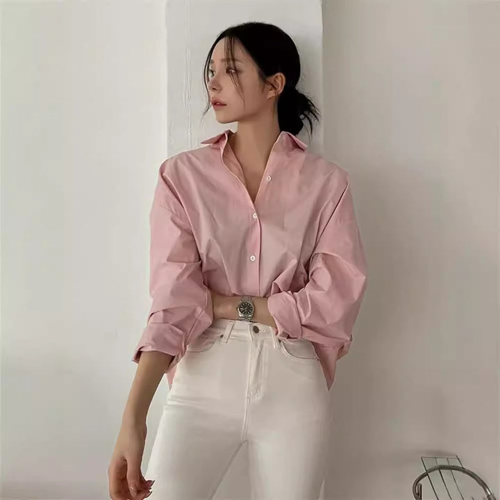 Damen Oversize-Kentkragenbluse aus leichter Baumwoll-Popeline mit kastiger Passform und krempelbaren Ärmeln – Élovi