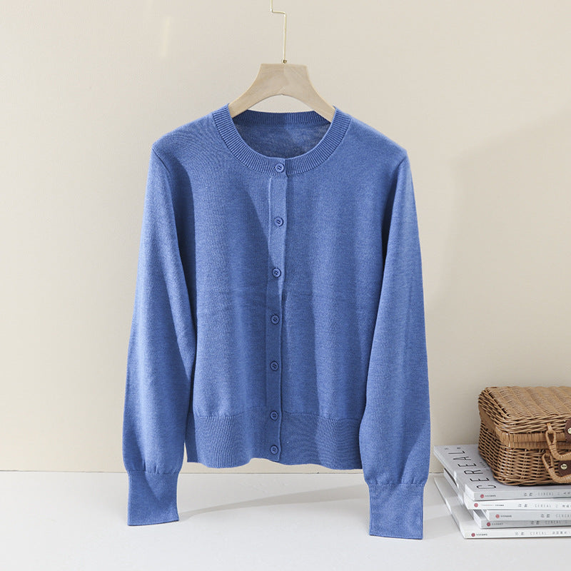 Damen Feiner Knopf-Cardigan mit Rundhalsausschnitt, schmaler Passform und Rippenabschlüssen Echo Archiv
