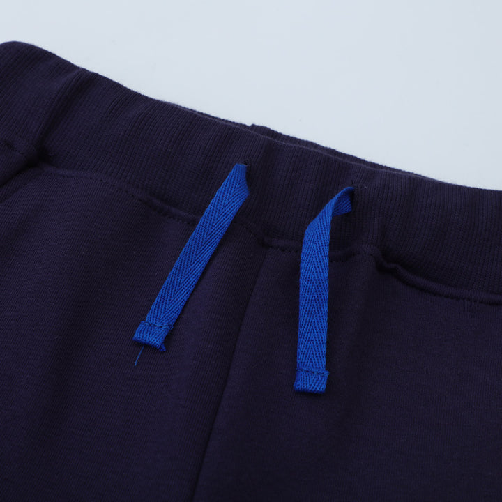 Jungen Sweatpants mit niedlichem Haifischmotiv Echo Archiv