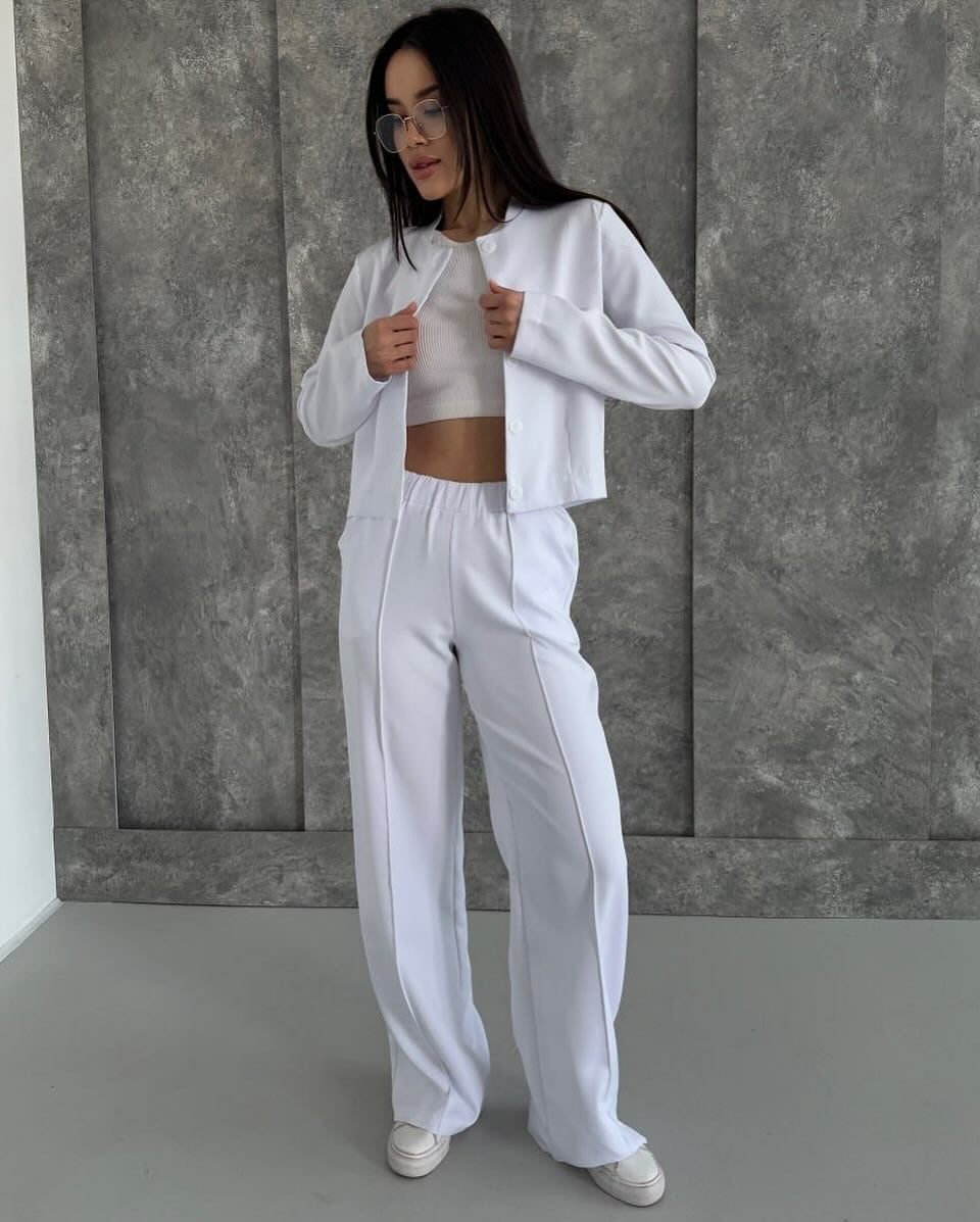 Damen Elegantes Zweiteiler-Set mit Kurzjacke und Hochbund-Faltenhose Echoarchiv