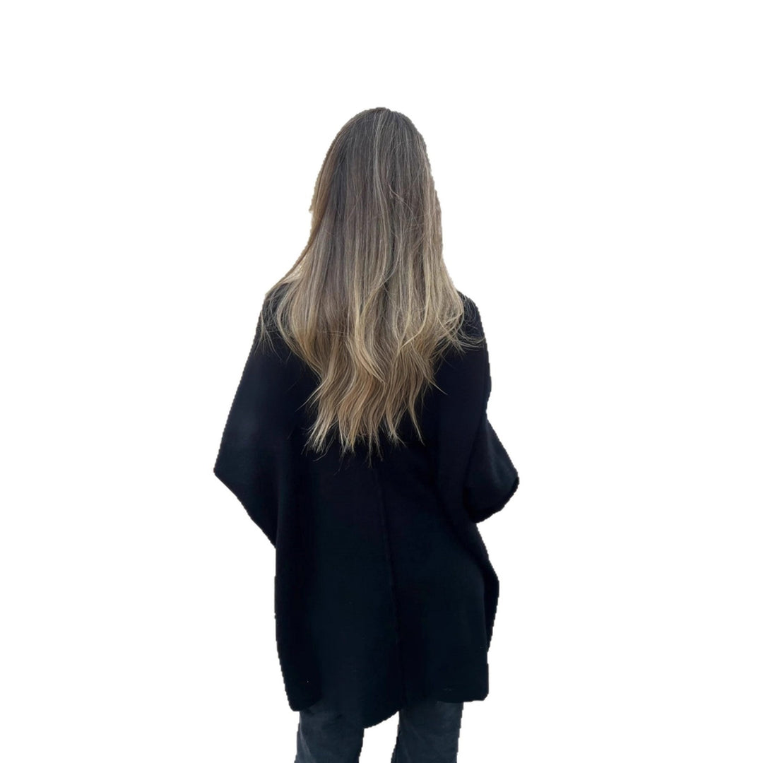 Damen Oversize Strickmantel-Cardigan mit aufgesetzten Taschen und Zierknöpfen – Veloura