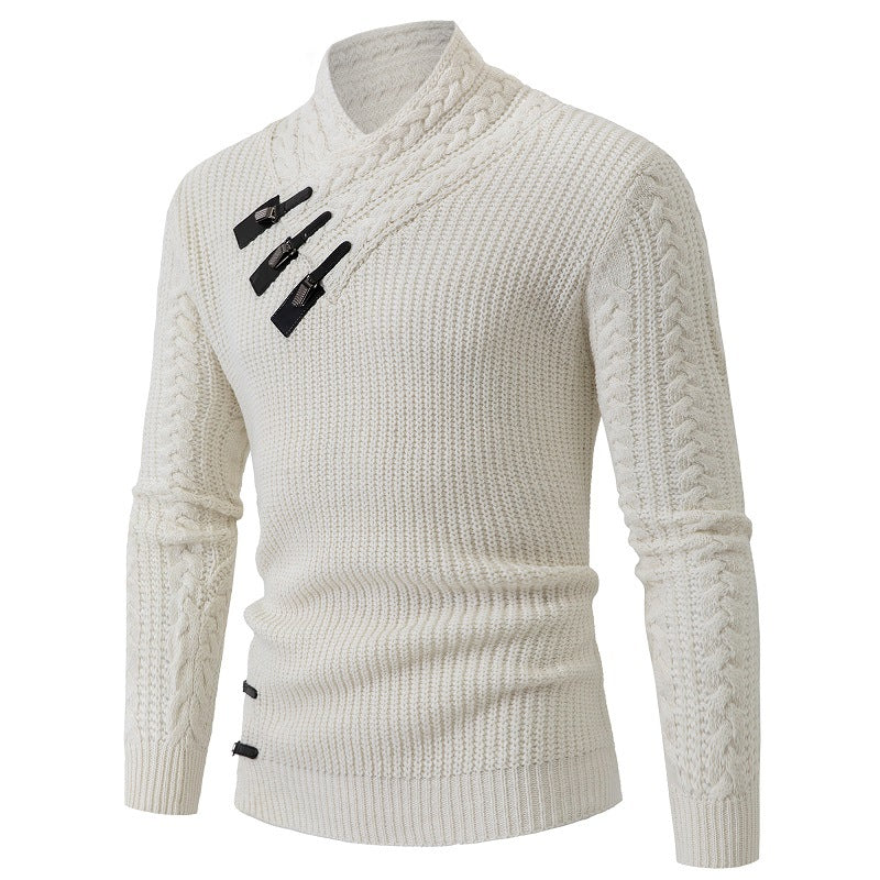 Herren nan Strickpullover mit Schalkragen, Zopfmuster und markanten Schnallenverschlüssen Echo Archiv