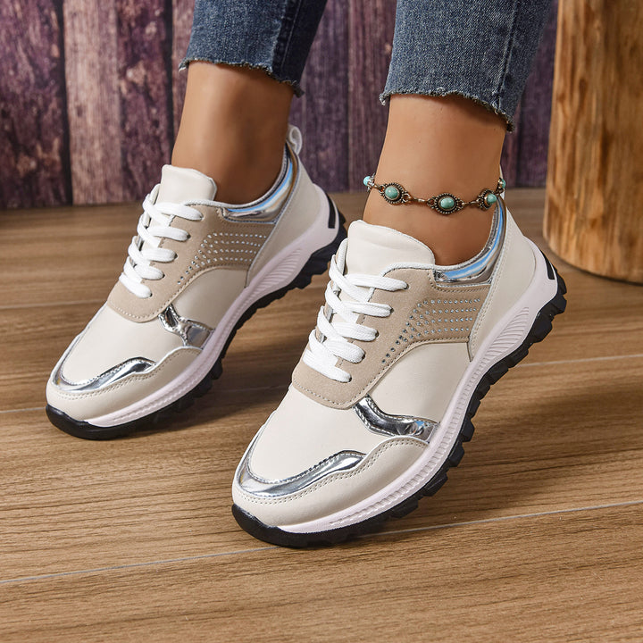 Damen modischer City-Chunky-Sneaker mit Metallic-Akzenten, Ziernieten und dämpfender Leichtsohle Echo Archiv