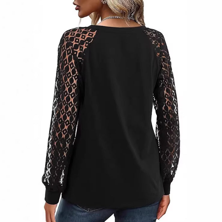 Damen Feines V‑Neck Longsleeve mit transparenten Häkelärmel‑Details – Avérine