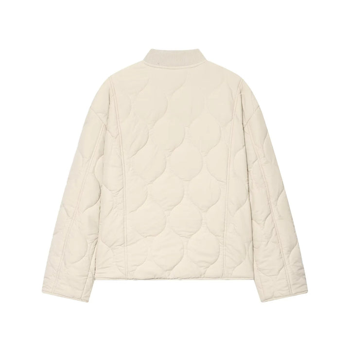 Damen wattierte Steppjacke mit kastiger Silhouette, geripptem Stehkragen und aufgesetzten Pattentaschen – Célinea