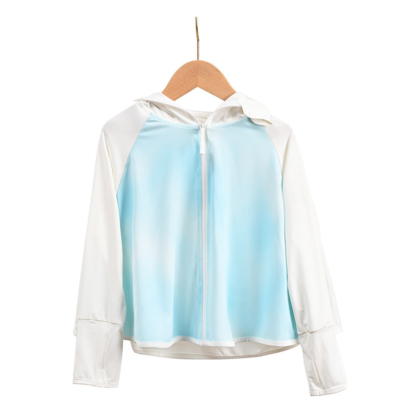 Damen leichte Sportjacke mit Kapuze und dezentem Motiv Echo Archiv