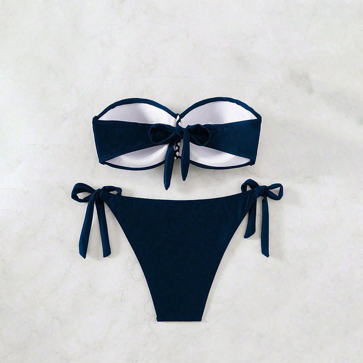 Damen Bandeau-Bikini mit dekorativen Bindebändern und raffiniertem Brustdetail Echo Archiv
