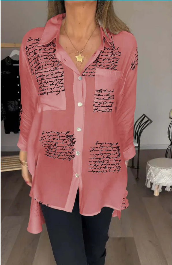 Damen Oversize Hemd Bluse aus leichtem Chiffon mit Text-Patch-Druck und aufgenähter Brusttasche Echoarchiv