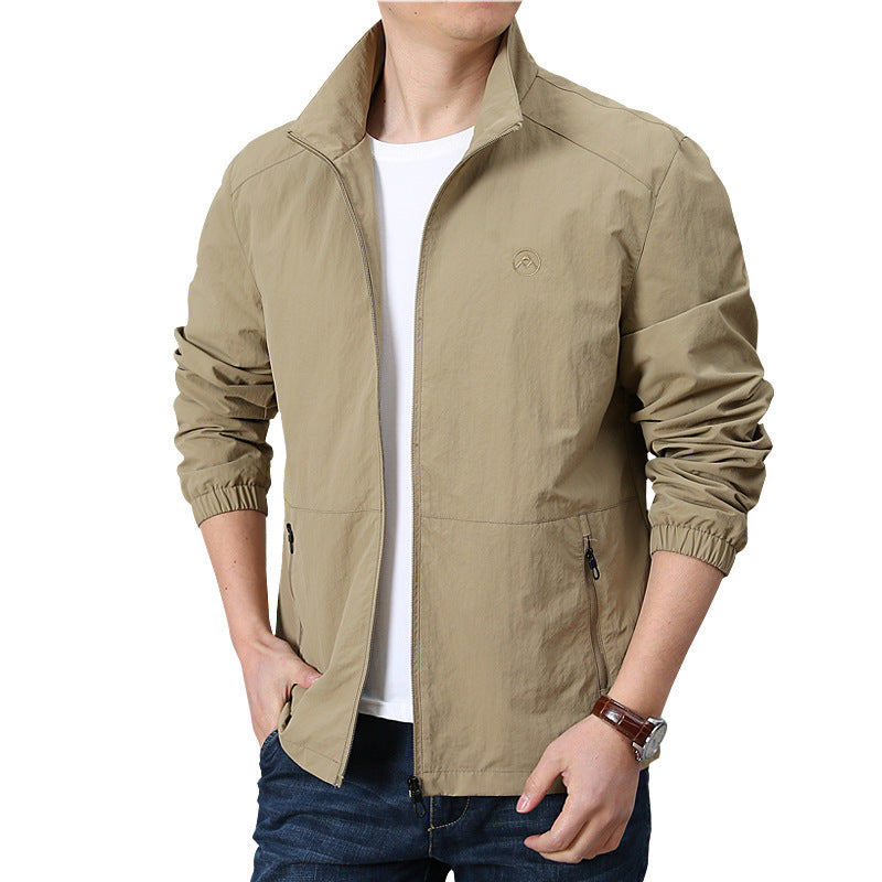 Herren Leichte Windjacke mit Stehkragen, elastischen Bündchen und verdecktem Reißverschluss Echo Archiv