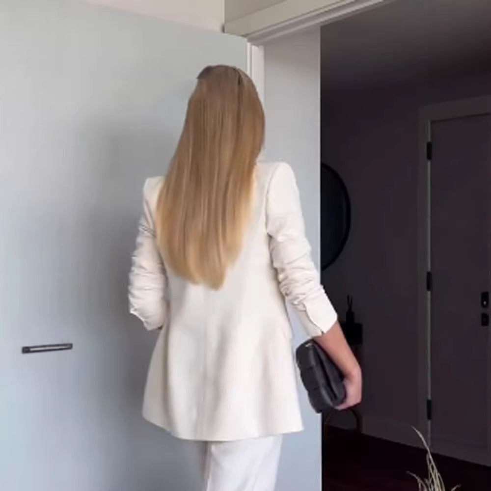 Damen Figurnaher Doppelreihiger Longblazer mit leichtem Schulterpolster und cleanem Revers Echoarchiv
