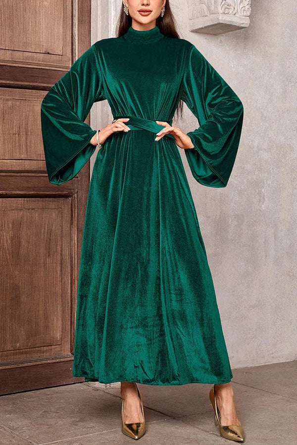 Damen Maxikleid aus Samt mit Stehkragen, weitem Glockenärmel und Taillengürtel – Valéora