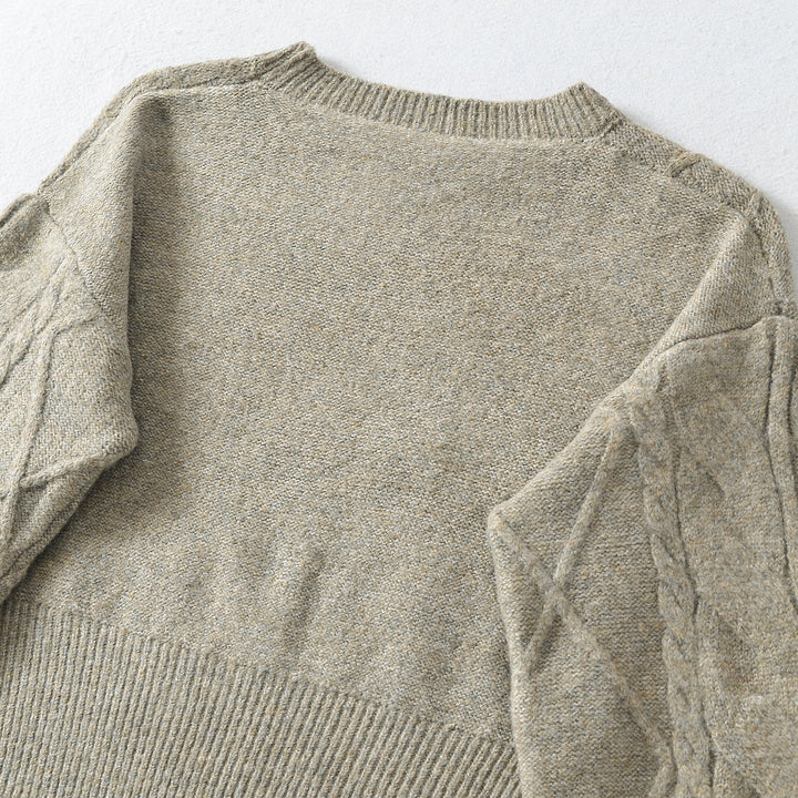 Damen Kurzer Zopfmuster-Strickpullover mit tailliertem Rippbündchen Echoarchiv