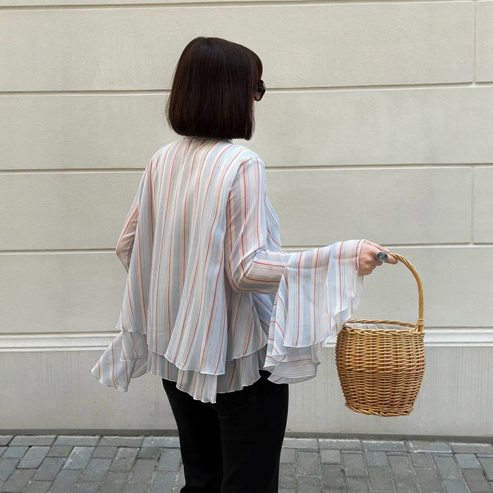 Damen Gestreifte Chiffon-Bluse mit Bindeschleife, Volant-Saum & Glockenärmeln Echoarchiv
