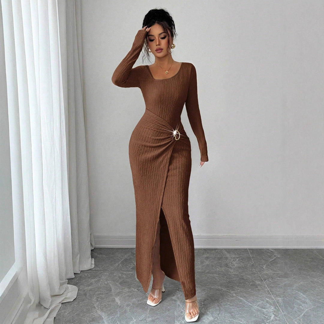 Damen nan figurbetontes Maxikleid aus geripptem Strick mit Wickeldetail und Schlitz Echo Archiv