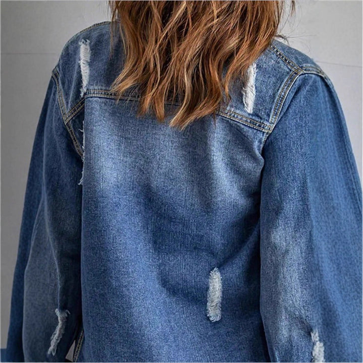 Damen Lässige Oversize-Denimjacke mit Destroyed‑Details, Hemdkragen und Fransen‑Saum Echo Archiv