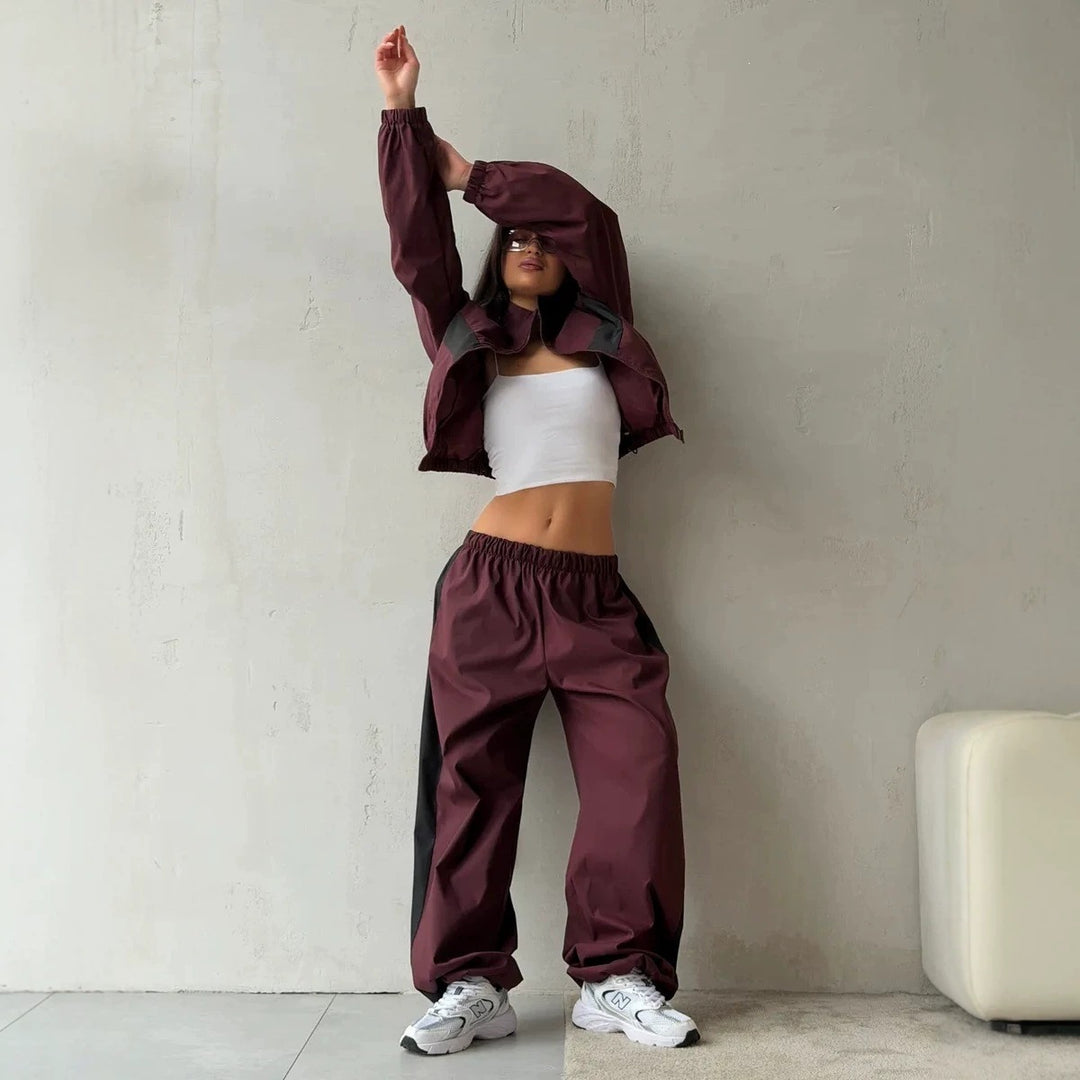 Damen Zweiteiliges Track-Set mit Cropped-Windjacke und weitem Jogger Echoarchiv