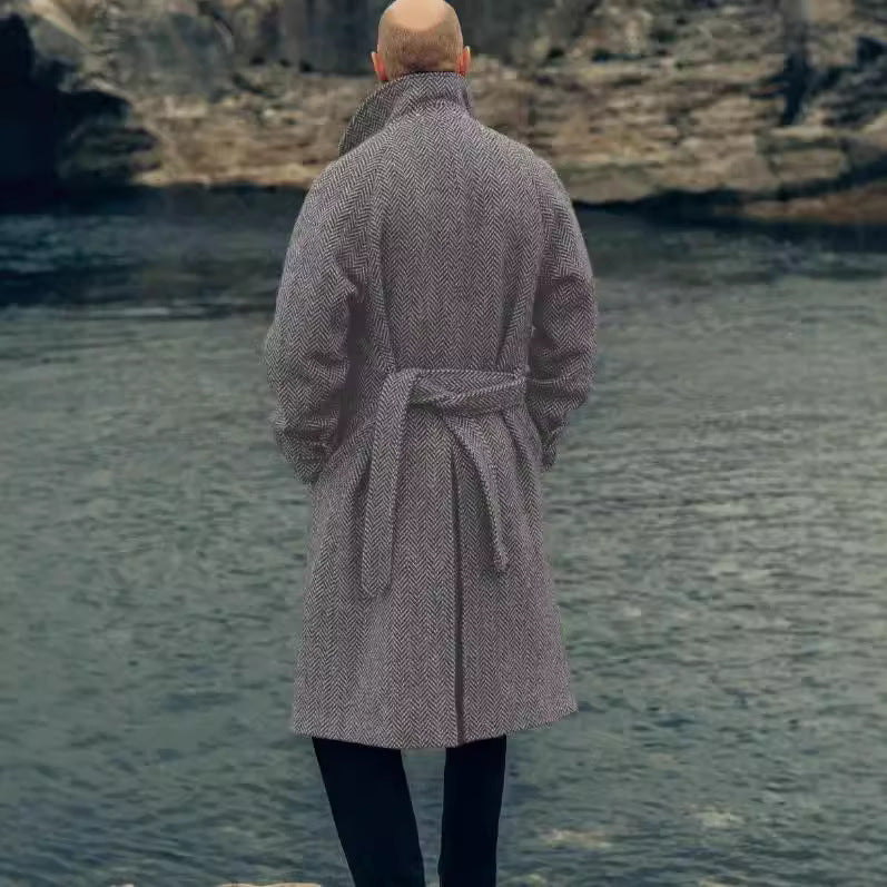 Herren eleganter Wollmantel mit doppeltem Revers und strukturiertem Herringbone-Muster Echoarchiv