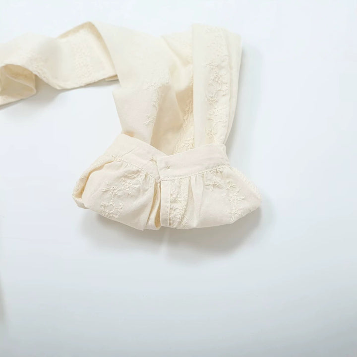 Damen Romantische Spitzenbluse mit Häkelbordüren und figurbetonter Taillennaht Echoarchiv
