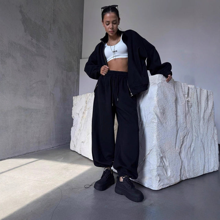 Damen oversized Sweatset mit Reißverschlussjacke und weiten Jogginghose – Avérine