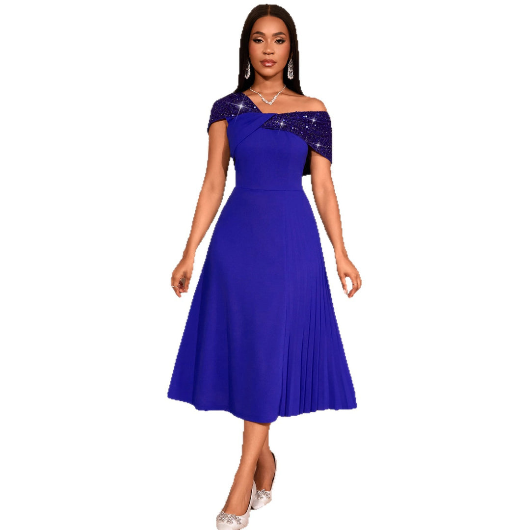 Damen elegantes Abendkleid mit schulterfreiem Design und funkelnden Pailletten Echo Archiv