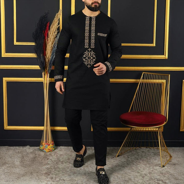Herren traditionelles Kaftan-Outfit mit eleganten Stickereien Echoarchiv