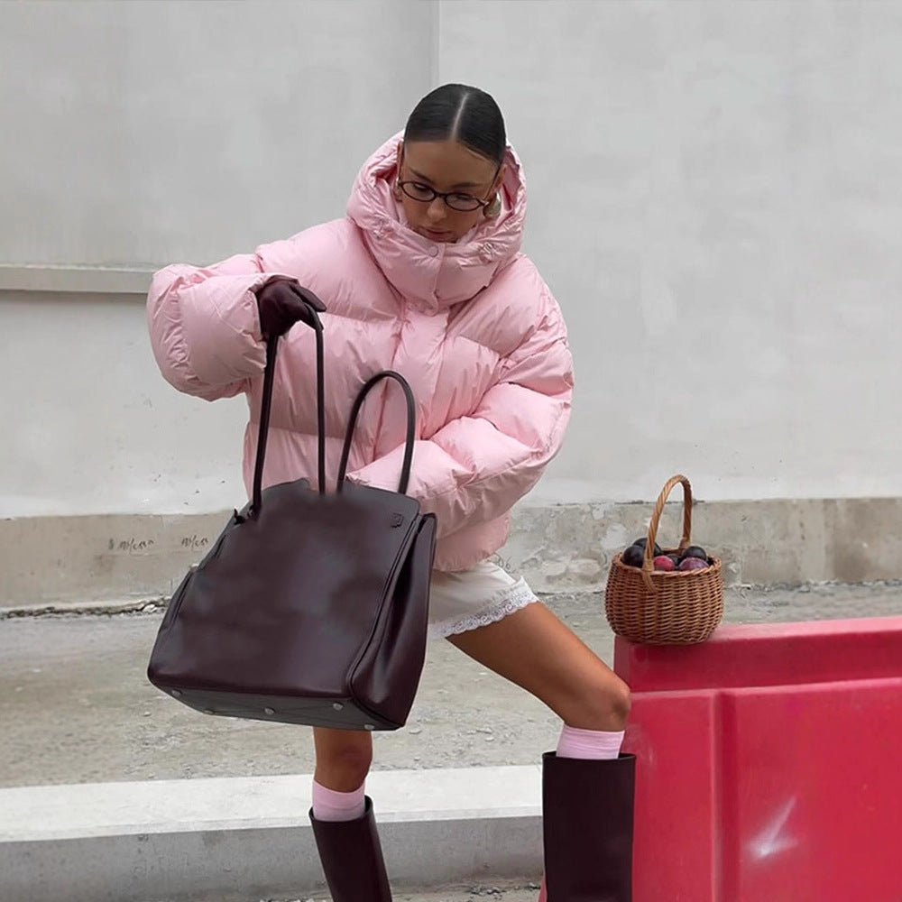 Damen kurze oversized Stepp-Daunenjacke mit Kapuze und hohem Stehkragen Echoarchiv