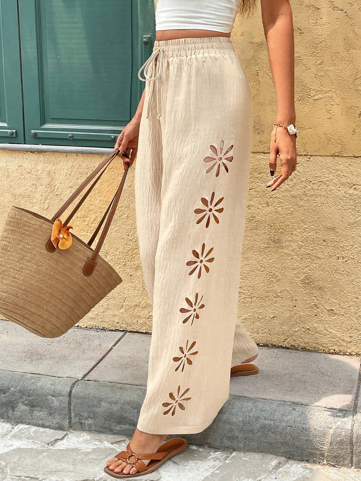 Damen Weite Leinenhose mit Blumen-Applikationen und Elastikbund Echo Archiv