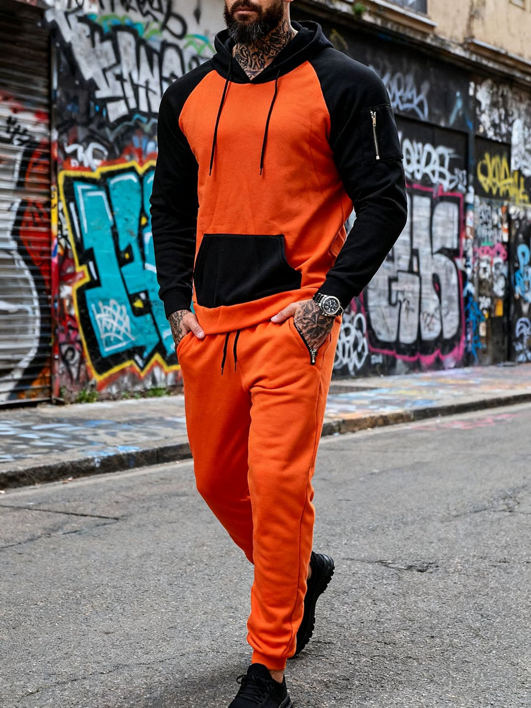 Herren nan zweiteiliges Kapuzen-Sweatset mit Raglanärmeln, Ärmel-Zip-Tasche und tapered Jogginghose Echo Archiv