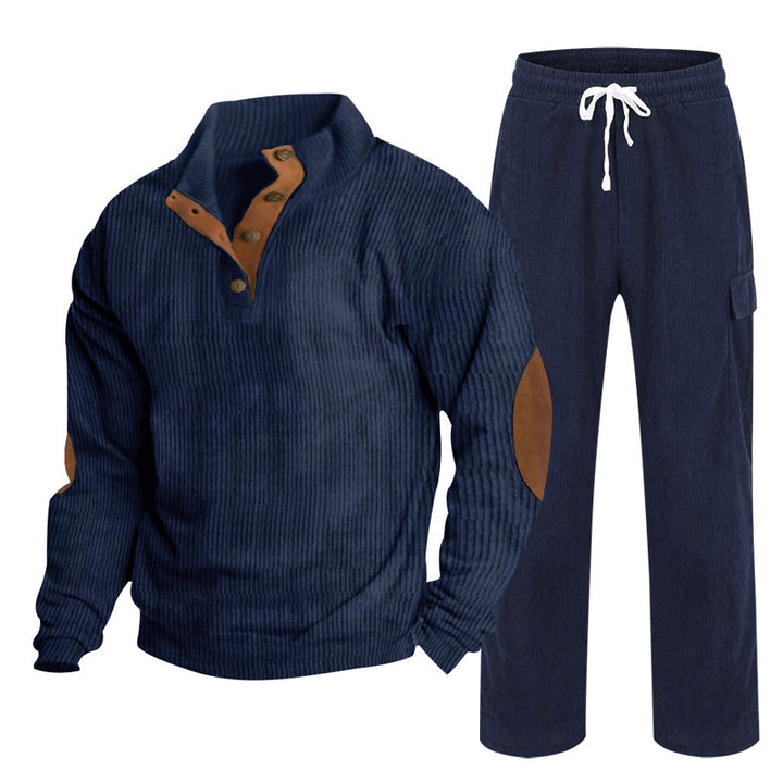 Herren nan Strick-Freizeitset mit Knopfleiste und Ellenbogenaufnähern sowie Cord-Cargohose Echo Archiv