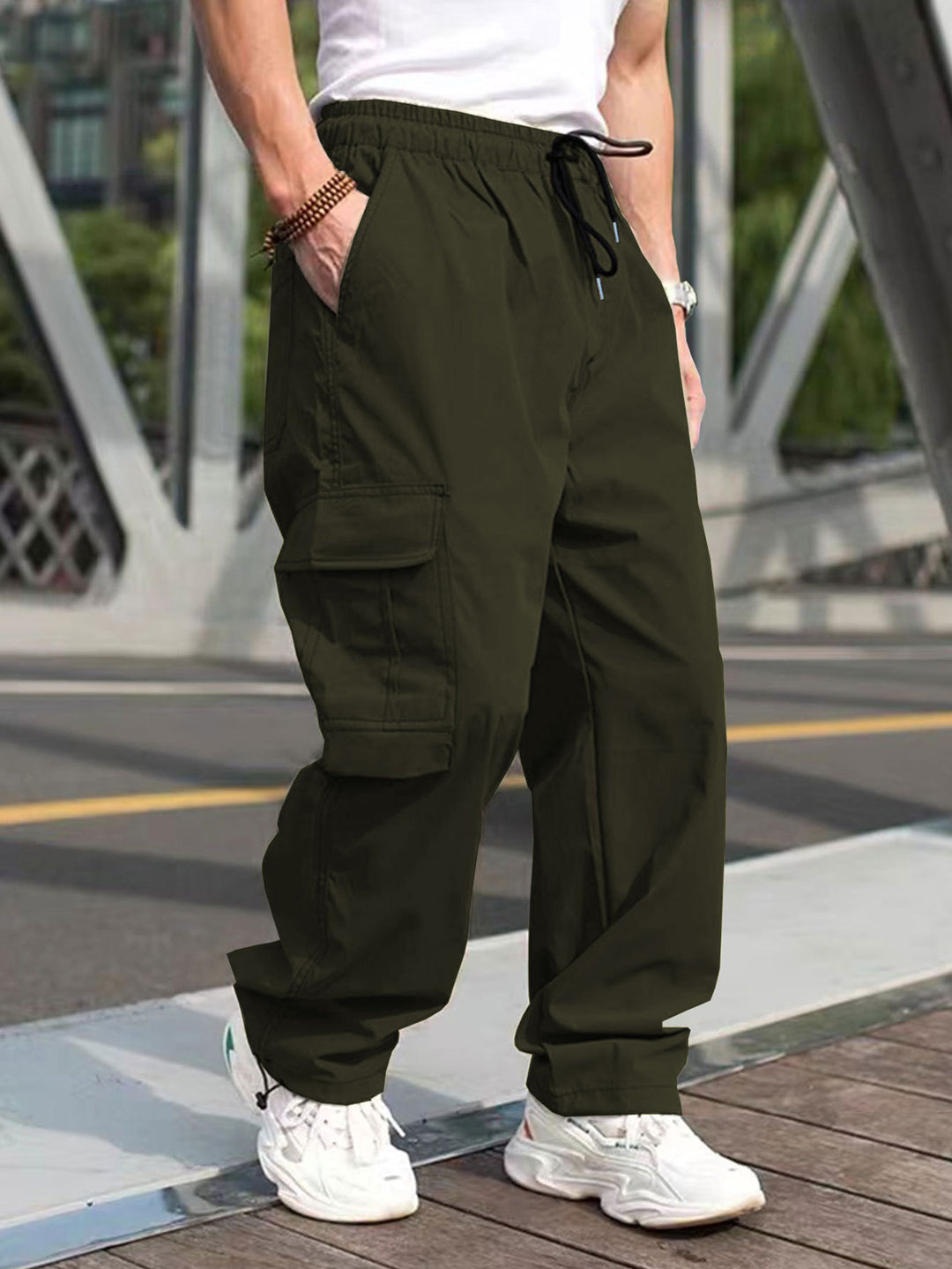 Herren Cargo-Hose mit vielen funktionalen Taschen und lockerer Passform Echoarchiv