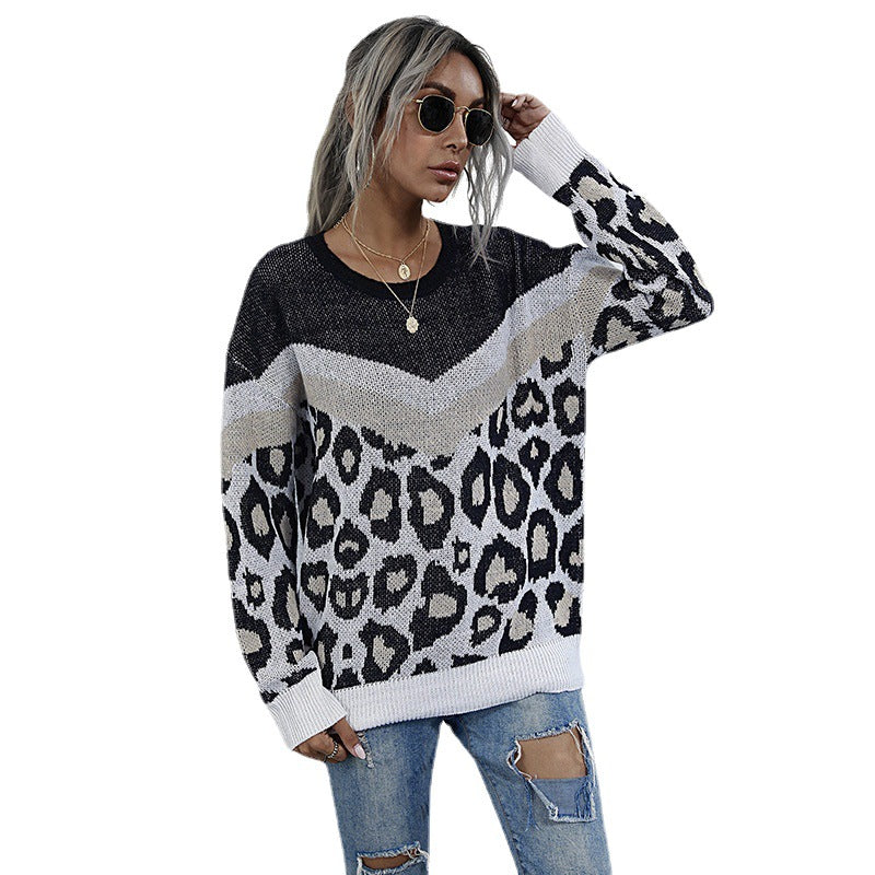 Damen Oversize-Feinstrickpullover mit Chevron-Detail und abstraktem Leoprint Echoarchiv